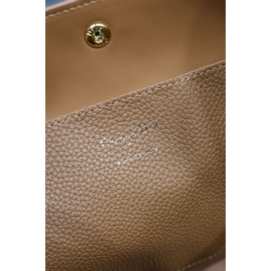 Replica Borsa a secchiello Dior Signature piccola/media marrone Imitazioni Falso