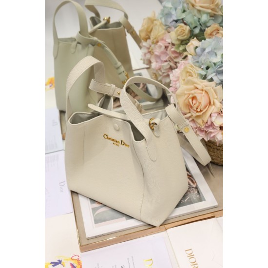 Replica Borsa a secchiello Dior Signature piccola/media bianca Imitazioni Falso Replica Borsa a secchiello Dior Signature piccola/media bianca Imitazioni Falso