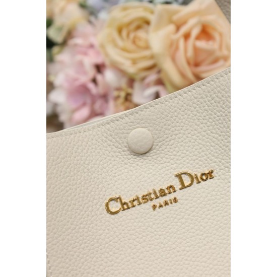 Replica Borsa a secchiello Dior Signature piccola/media bianca Imitazioni Falso Replica Borsa a secchiello Dior Signature piccola/media bianca Imitazioni Falso