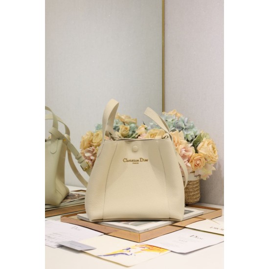 Replica Borsa a secchiello Dior Signature piccola/media bianca Imitazioni Falso Replica Borsa a secchiello Dior Signature piccola/media bianca Imitazioni Falso