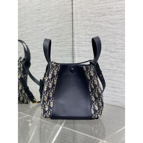 Borsa a secchiello Dior Signature piccola/media replica Dior Oblique Jacquard blu Imitazione