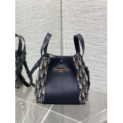 Borsa a secchiello Dior Signature piccola/media replica Dior Oblique Jacquard blu Imitazione
