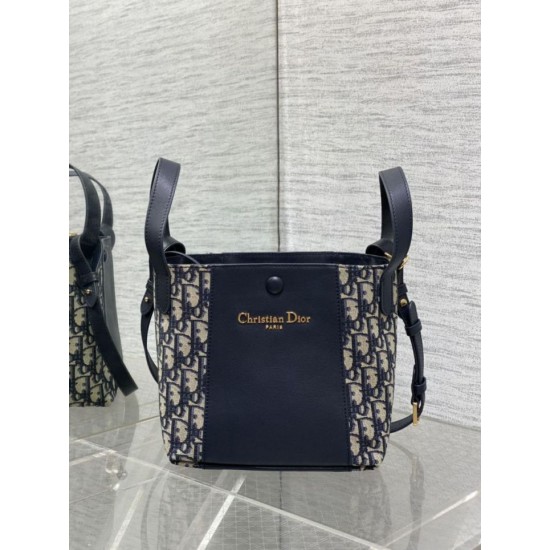 Borsa a secchiello Dior Signature piccola/media replica Dior Oblique Jacquard blu Imitazione