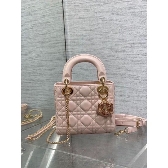 Replica Borsa Dior Lady Dior Mini con Catena e Charms in Resina Rosa Imitazioni Falso