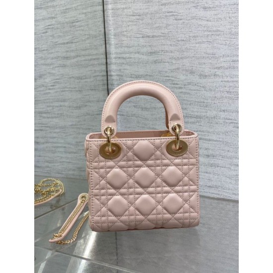 Replica Borsa Dior Lady Dior Mini con Catena e Charms in Resina Rosa Imitazioni Falso