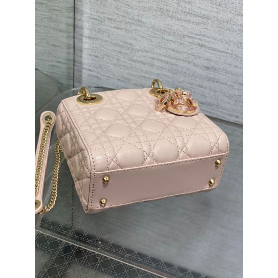 Replica Borsa Dior Lady Dior Mini con Catena e Charms in Resina Rosa Imitazioni Falso