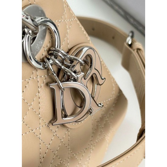 Replica Borsa Dior Classic Lady piccola Dior My ABCDior beige Imitazioni Falso