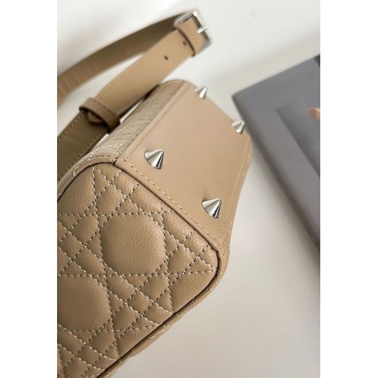 Replica Borsa Dior Classic Lady piccola Dior My ABCDior beige Imitazioni Falso