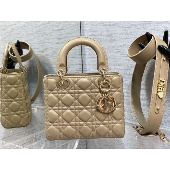 Replica Borsa Dior Lady Dior My ABCDior Piccola Sabbia Imitazioni Falso Replica Borsa Dior Lady Dior My ABCDior Piccola Sabbia Imitazioni Falso
