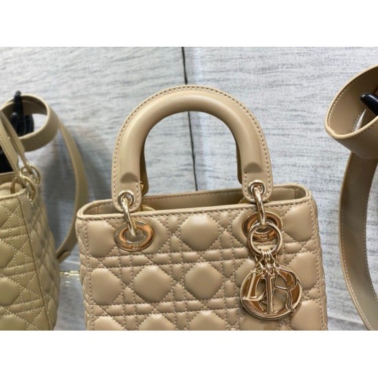 Replica Borsa Dior Lady Dior My ABCDior Piccola Sabbia Imitazioni Falso Replica Borsa Dior Lady Dior My ABCDior Piccola Sabbia Imitazioni Falso
