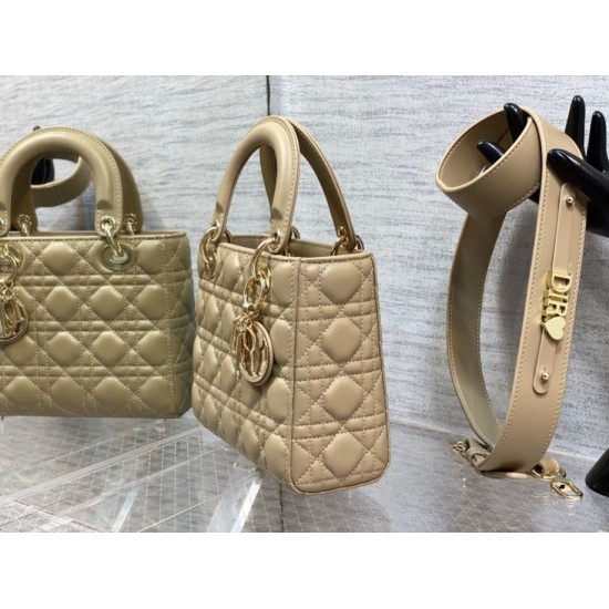 Replica Borsa Dior Lady Dior My ABCDior Piccola Sabbia Imitazioni Falso Replica Borsa Dior Lady Dior My ABCDior Piccola Sabbia Imitazioni Falso