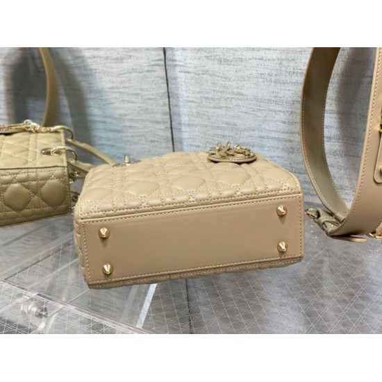 Replica Borsa Dior Lady Dior My ABCDior Piccola Sabbia Imitazioni Falso Replica Borsa Dior Lady Dior My ABCDior Piccola Sabbia Imitazioni Falso