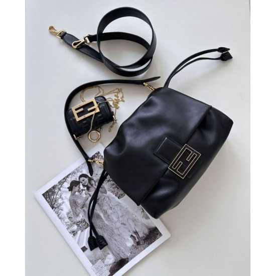 Borsa Fendi Mamma Baguette Media/Grande Replica Nappa Nera Imitazione