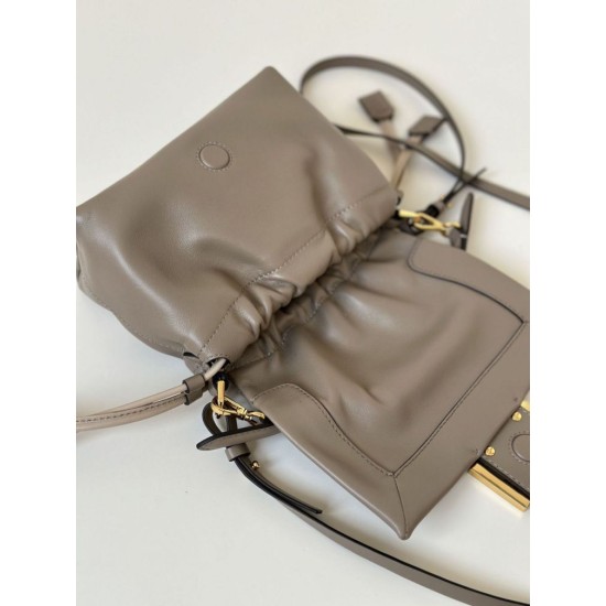 Replica Borsa Fendi Mamma Baguette Piccola Grigia Imitazioni Falso Replica Borsa Fendi Mamma Baguette Piccola Grigia Imitazioni Falso