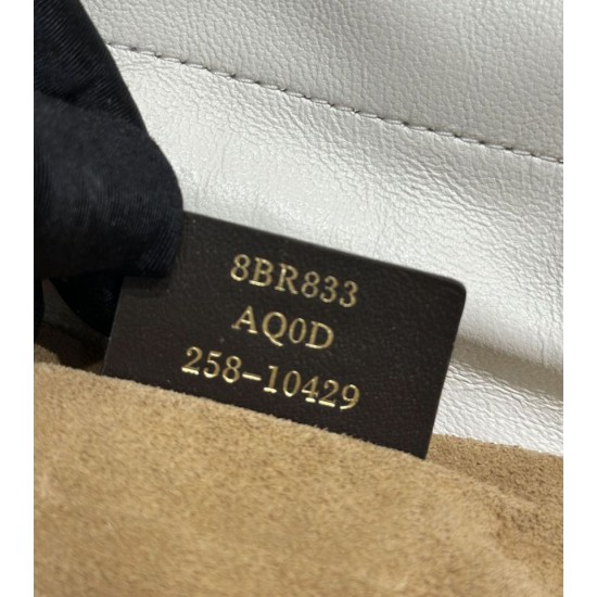 Replica Borsa Fendi Mamma Baguette Piccola Grigia Imitazioni Falso Replica Borsa Fendi Mamma Baguette Piccola Grigia Imitazioni Falso
