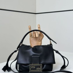 Replica Borsa Fendi Mamma Baguette Piccola Nera Imitazioni Falso