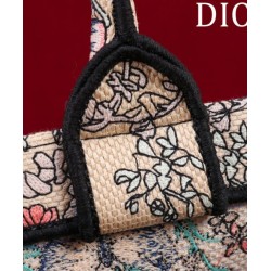 Replica Borsa Dior Book Tote grande Dior M1286 Albicocca ricamata con il motivo Papillon Toile de Jouy blu di Pietro Ruffo Imitazioni Falso Replica Borsa Dior Book Tote grande Dior M1286 Albicocca ricamata con il motivo Papillon Toile de Jouy blu di Pietro Ruffo Imitazioni Falso