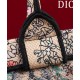 Replica Borsa Dior Book Tote grande Dior M1286 Albicocca ricamata con il motivo Papillon Toile de Jouy blu di Pietro Ruffo Imitazioni Falso Replica Borsa Dior Book Tote grande Dior M1286 Albicocca ricamata con il motivo Papillon Toile de Jouy blu di Pietro Ruffo Imitazioni Falso
