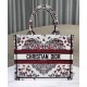 Replica Borsa Dior Book Tote media Dior ricamata con il motivo multicolore M1286 Rosso di Pietro Ruffo Imitazioni Falso Replica Borsa Dior Book Tote media Dior ricamata con il motivo multicolore M1286 Rosso di Pietro Ruffo Imitazioni Falso