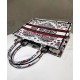 Replica Borsa Dior Book Tote media Dior ricamata con il motivo multicolore M1286 Rosso di Pietro Ruffo Imitazioni Falso Replica Borsa Dior Book Tote media Dior ricamata con il motivo multicolore M1286 Rosso di Pietro Ruffo Imitazioni Falso