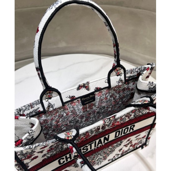 Replica Borsa Dior Book Tote media Dior ricamata con il motivo multicolore M1286 Rosso di Pietro Ruffo Imitazioni Falso Replica Borsa Dior Book Tote media Dior ricamata con il motivo multicolore M1286 Rosso di Pietro Ruffo Imitazioni Falso