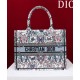 Replica Borsa Dior Book Tote Media Dior M1286 ricamata con Pietro Ruffo Bianco Imitazioni Falso