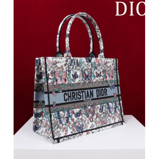 Replica Borsa Dior Book Tote Media Dior M1286 ricamata con Pietro Ruffo Bianco Imitazioni Falso