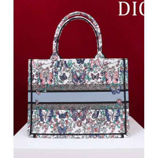 Replica Borsa Dior Book Tote Media Dior M1286 ricamata con Pietro Ruffo Bianco Imitazioni Falso