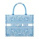 Replica Borsa Dior Book Tote media Dior M1286 ricamata con il motivo celeste D-Butterfly Paisley blu/bianco Imitazioni Falso Replica Borsa Dior Book Tote media Dior M1286 ricamata con il motivo celeste D-Butterfly Paisley blu/bianco Imitazioni Falso