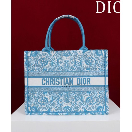 Replica Borsa Dior Book Tote media Dior M1286 ricamata con il motivo celeste D-Butterfly Paisley blu/bianco Imitazioni Falso Replica Borsa Dior Book Tote media Dior M1286 ricamata con il motivo celeste D-Butterfly Paisley blu/bianco Imitazioni Falso