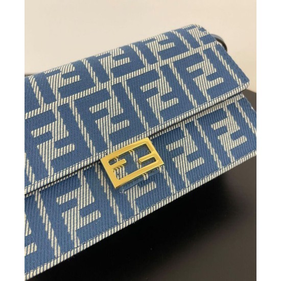 Portafoglio Baguette Fendi con catena replica Fendi 8M0498 Blu Imitazione 