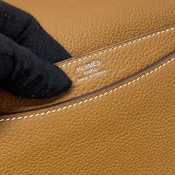 Replica Borsa a tracolla Hermès Steve Light Junior Caffè chiaro imitazione False Online