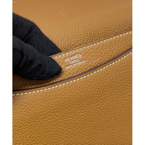 Replica Borsa a tracolla Hermès Steve Light Junior Caffè chiaro imitazione False Online
