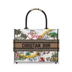 Replica Borsa media Christian Dior Book Tote senza tempo con paglia di rafia naturale e cotone ricamato