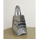 Replica Borsa media Christian Dior Book Tote crema