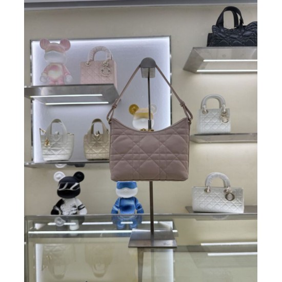 Replica Mini borsa Christian Dior Miss Caro Diorling con catena, rosa