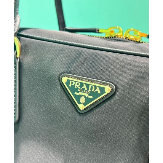 Replica Borsa Prada Re-Edition 1980 grande in Saffiano Re-Nylon, nera