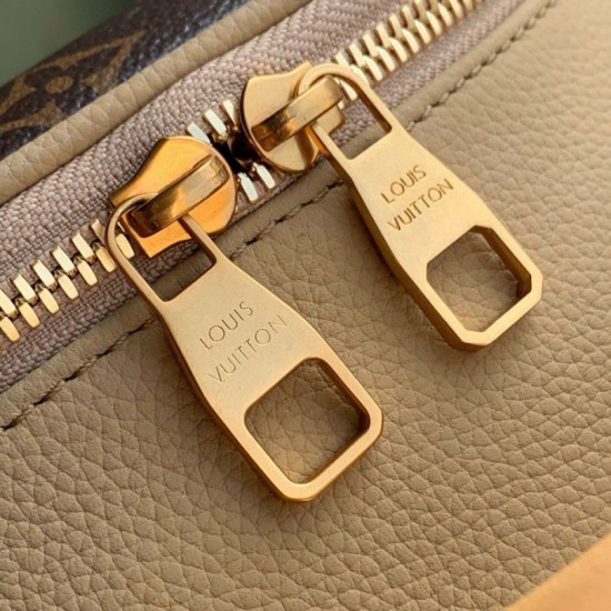 Replica Zaino Louis Vuitton Outdoor in pelle martellata M12624
