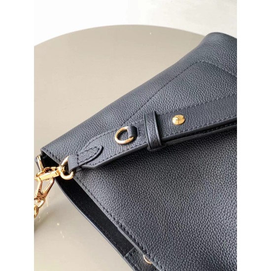 Replica Borsa Louis Vuitton Lock and Walk in pelle martellata nera M24006
