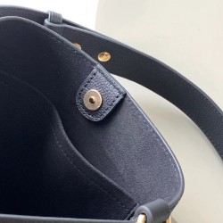 Replica Borsa Louis Vuitton Lock and Walk in pelle martellata nera M24006