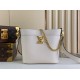 Replica Borsa Louis Vuitton Lock and Walk in pelle martellata bianca M24638