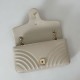Replica Borsa a spalla media Gucci GG Marmont 837267 Beige Imitazioni Falso