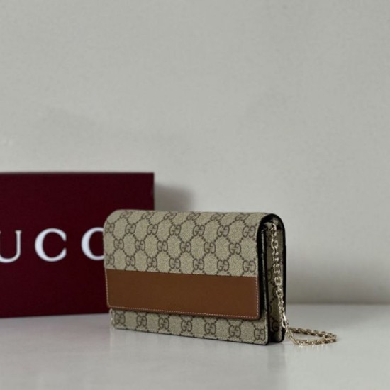 Replica Emblema Gucci GG Portafoglio con catena 838151 Marrone Imitazioni Falso