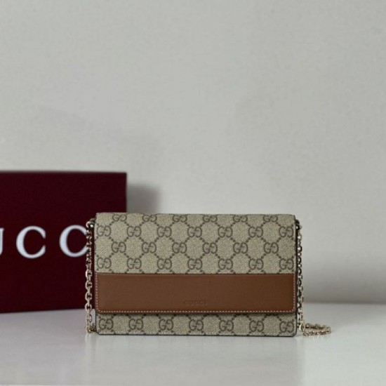 Replica Emblema Gucci GG Portafoglio con catena 838151 Marrone Imitazioni Falso