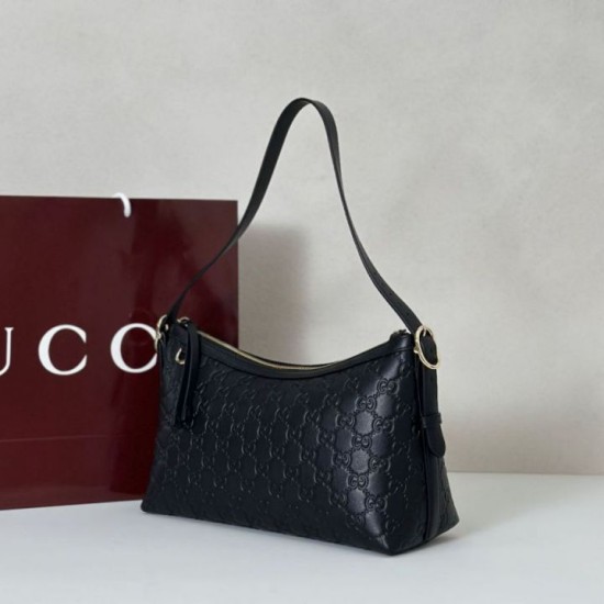 Replica Borsa a tracolla media Gucci GG Emblem 847449 Nera Imitazioni Falso Replica Borsa a tracolla media Gucci GG Emblem 847449 Nera Imitazioni Falso