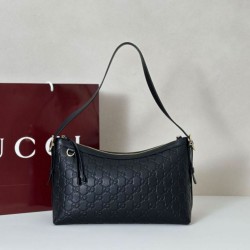 Replica Borsa a tracolla media Gucci GG Emblem 847449 Nera Imitazioni Falso
