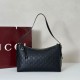 Replica Borsa a tracolla media Gucci GG Emblem 847449 Nera Imitazioni Falso Replica Borsa a tracolla media Gucci GG Emblem 847449 Nera Imitazioni Falso
