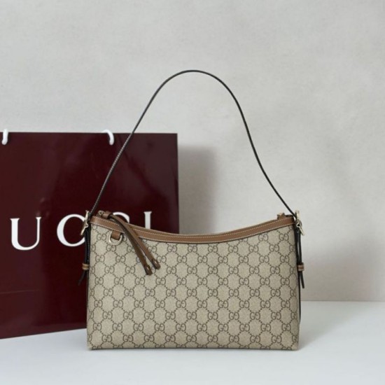 Replica Borsa a tracolla media Gucci GG Emblem 847449 Marrone Imitazioni Falso