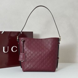 Replica Borsa a tracolla piccola Gucci GG Emblem 848881 Rossa Imitazioni Falso