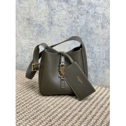 Replica Borsa hobo mini morbida YSL Saint Laurent Le 5 À 7 Caffè Chiaro Imitazioni Falso